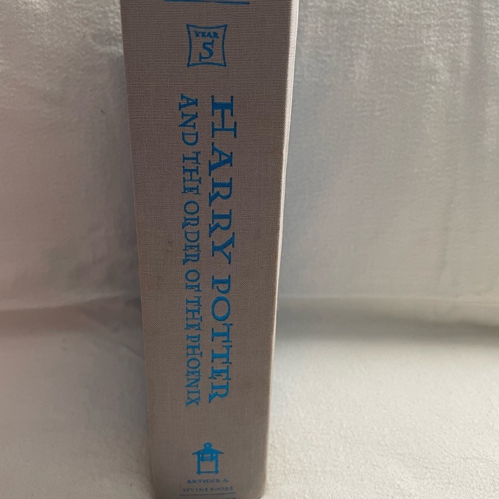 Scholastic Harry Potter Book Collection - Used 2 - 5 ( book 5 has no cover ) - Picture 13 of 15
